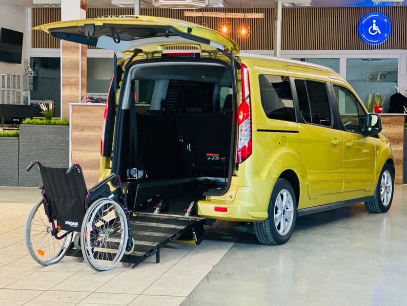 Ford Tourneo Connect 125.000 km 29.900 € Salzgitter 38259