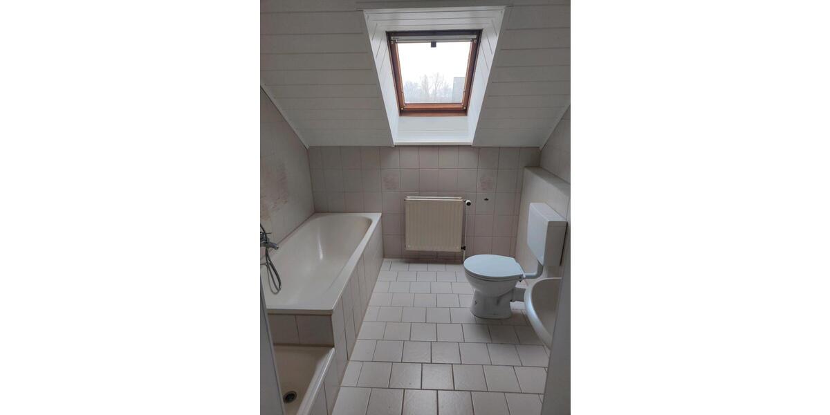 Dachgeschoßwohnung Isenbüttel - 3 Zimmer, 80 m&sup2;, 690&euro; | Angebot:24850239