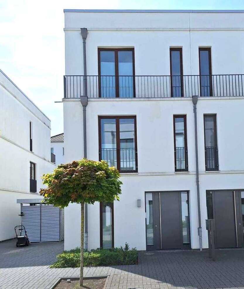 Haus zum Mieten in Wolfsburg 1.490 € 138 m²