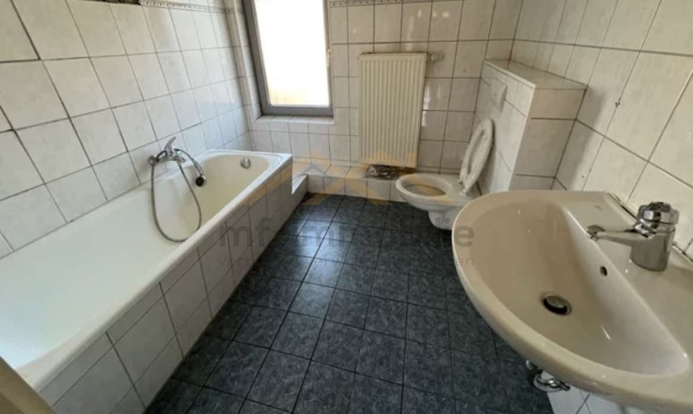 Mehrfamilenhaus mit 5 Wohnungen, mit Potenzial zur Aufteilung - Mehrfamilienhaus, Wohnhaus Lehre Helmstedt | Angebot:23765425