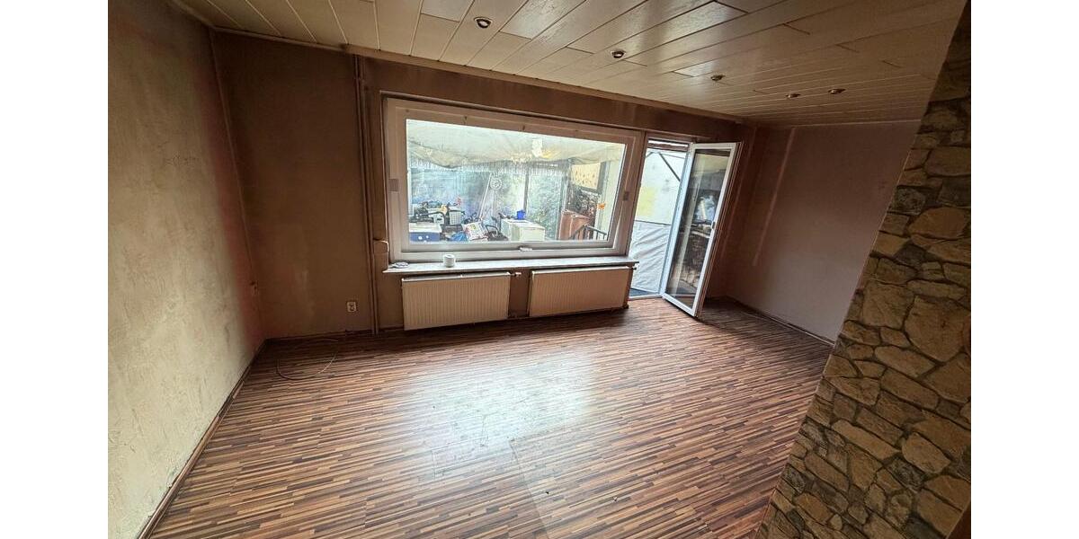 Reihenhaus Salzgitter Ortschaft Südost - 3 Zimmer, 100 m&sup2;, 100.000&euro; | Angebot:23818135