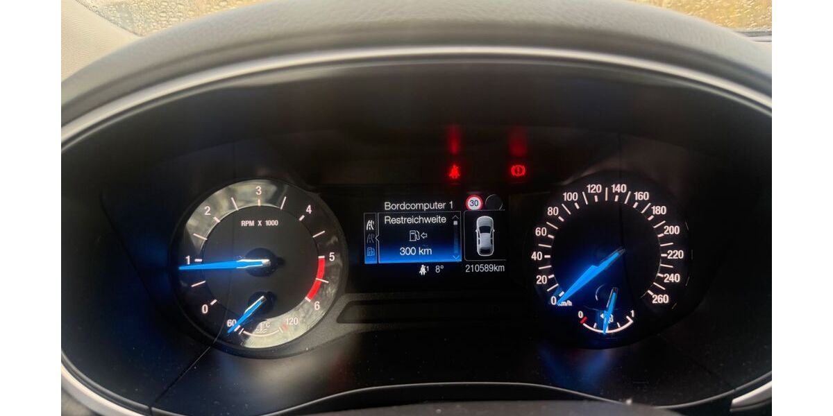 Ford Mondeo 210.589 km 9.800 &euro; Wolfsburg 38444