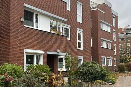 Helle 3 Zimmer Wohnung mit Einbauküche & Balkon und 2 Parkplätze 3 zimmer