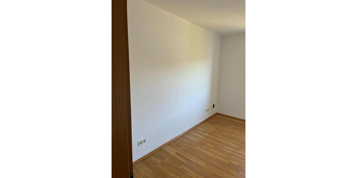 Schöne Eigentumswohnung 54qm 3 Zimmer, KücheTageslicht- Bad 3 zimmer