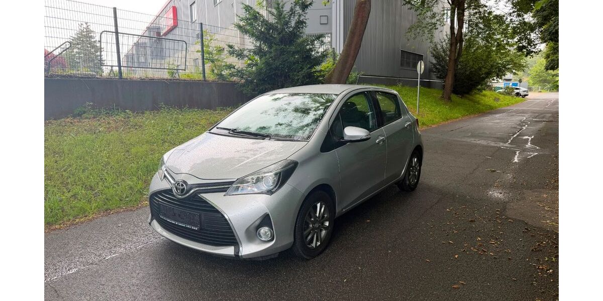Toyota Yaris 18.000 km 8.500 &euro; Braunschweig 38104