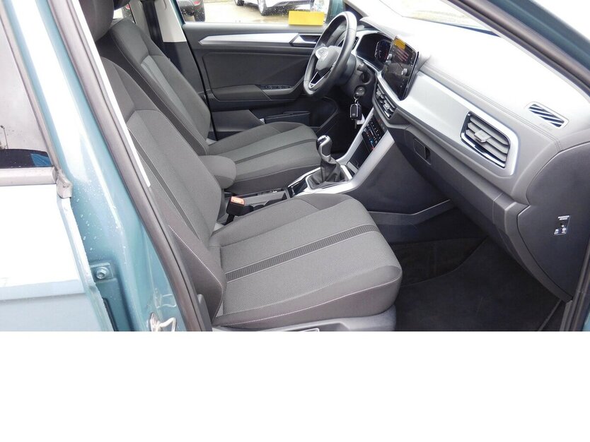 VW T-Roc 1.5 Life TSI BMT Navi Klima Standheizung 29.700 km 23.990 € Vordorf 38533