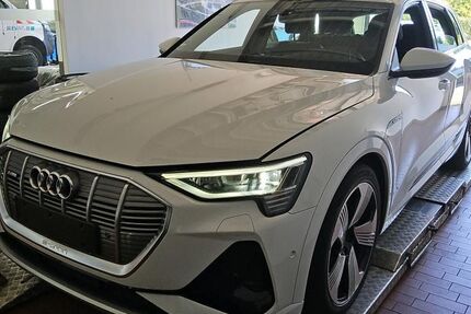Audi e-tron 37.164 km 28.990 € Vechelde 38159