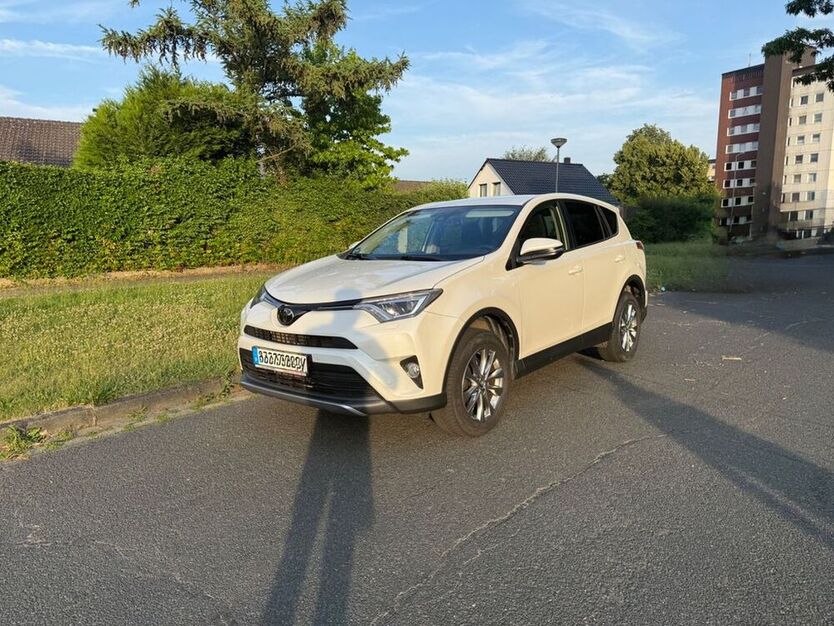 RAV 4