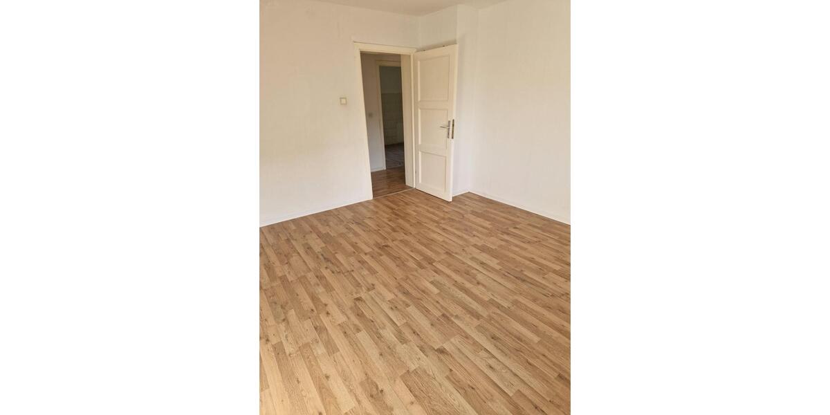 Erdgeschoßwohnung Salzgitter Ortschaft Südost - 7 Zimmer, 113 m&sup2;, 680&euro; | Angebot:26190981