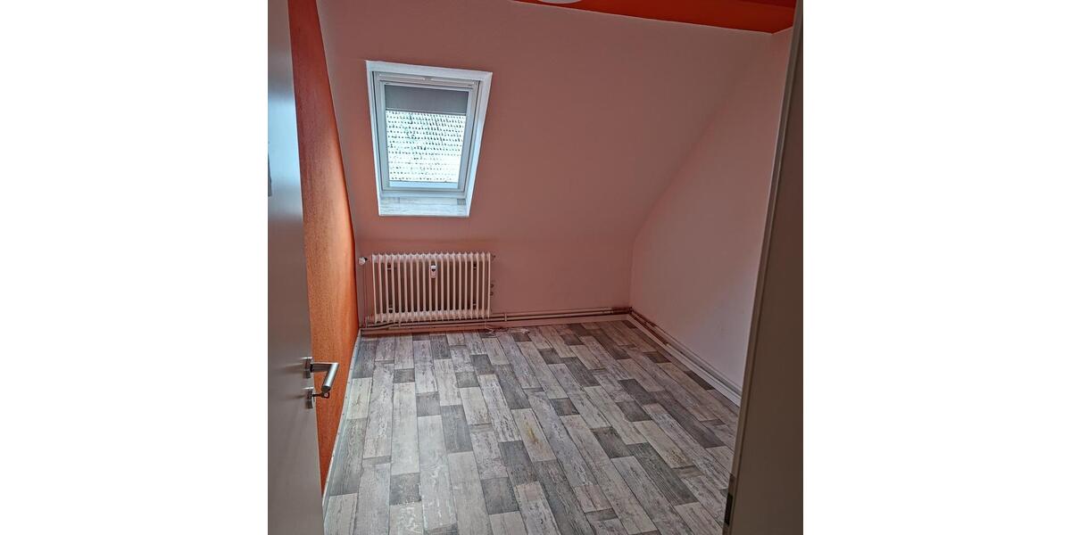 Dachgeschoßwohnung Salzgitter Ortschaft Südost - 3 Zimmer, 82 m&sup2;, 700&euro; | Angebot:24855757