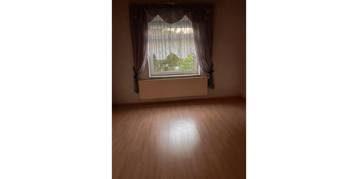 Etagenwohnung Wolfsburg Almke - 5 Zimmer, 145 m&sup2;, 1.200&euro; | Angebot:23876701