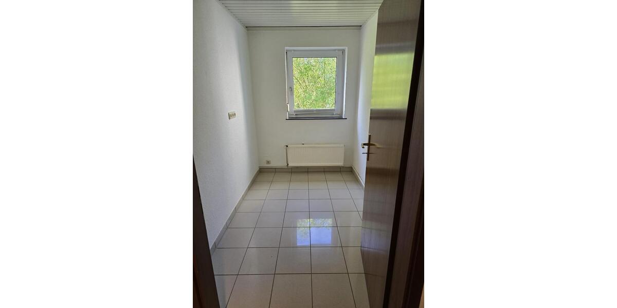 Erdgeschoßwohnung Wolfenbüttel - 4 Zimmer, 94 m&sup2;, 1.000&euro; | Angebot:25438434