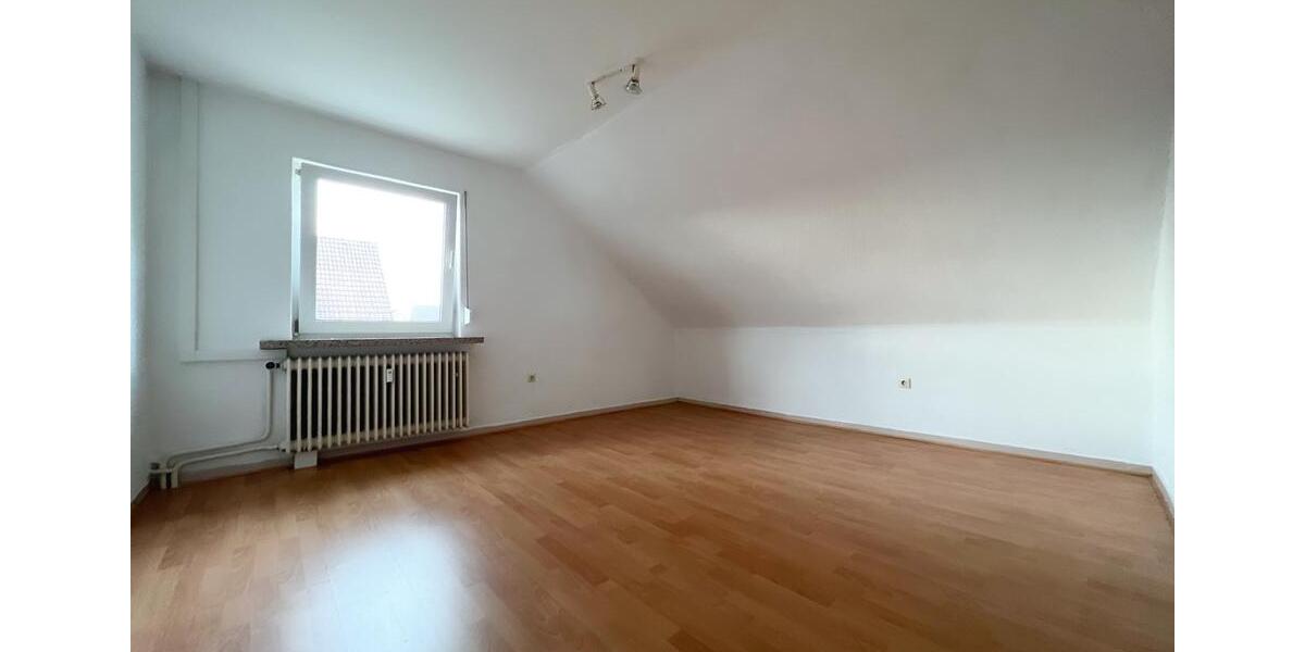 Dachgeschoßwohnung Vechelde - 3 Zimmer, 85 m&sup2;, 850&euro; | Angebot:26125179