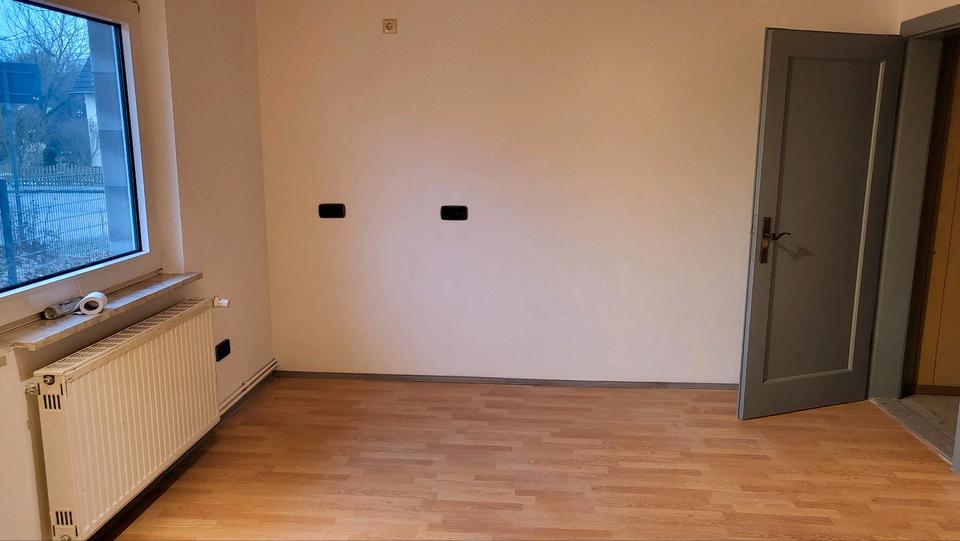Einfamilienhaus Hillerse - 8 Zimmer, 220 m&sup2;, 1.500&euro; | Angebot:25973906