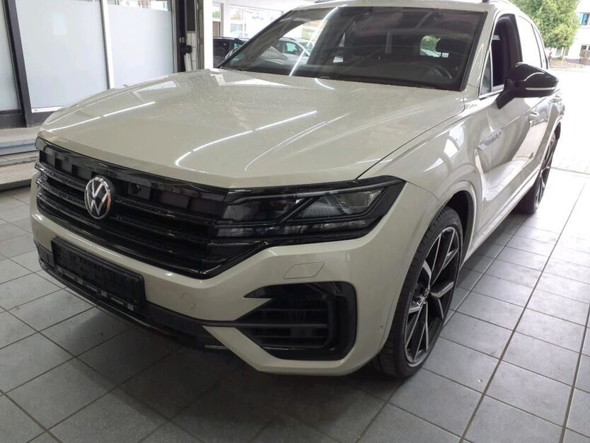 VW Touareg 74.770 km 52.890 € Braunschweig 38114