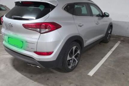 Hyundai TUCSON 197.000 km 10.500 &euro; Salzgitter 38229