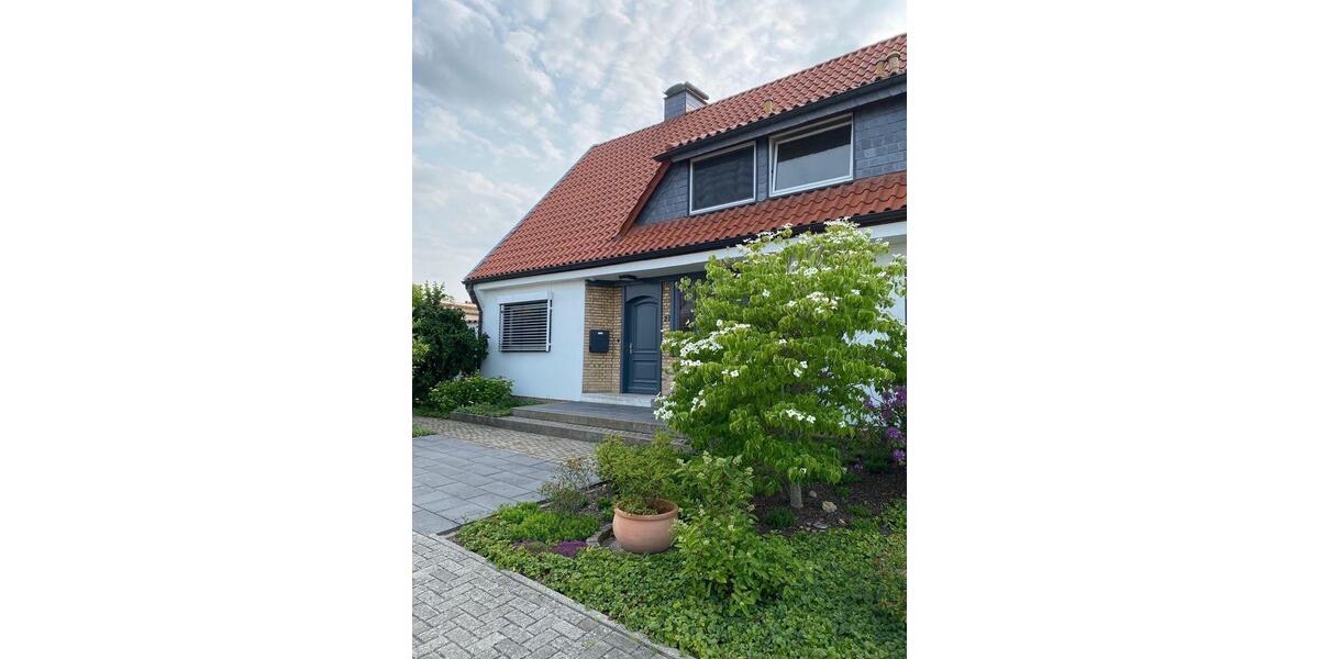 Doppelhaushälfte Wolfsburg - 4 Zimmer, 140 m&sup2;, 1.600&euro; | Angebot:23547187