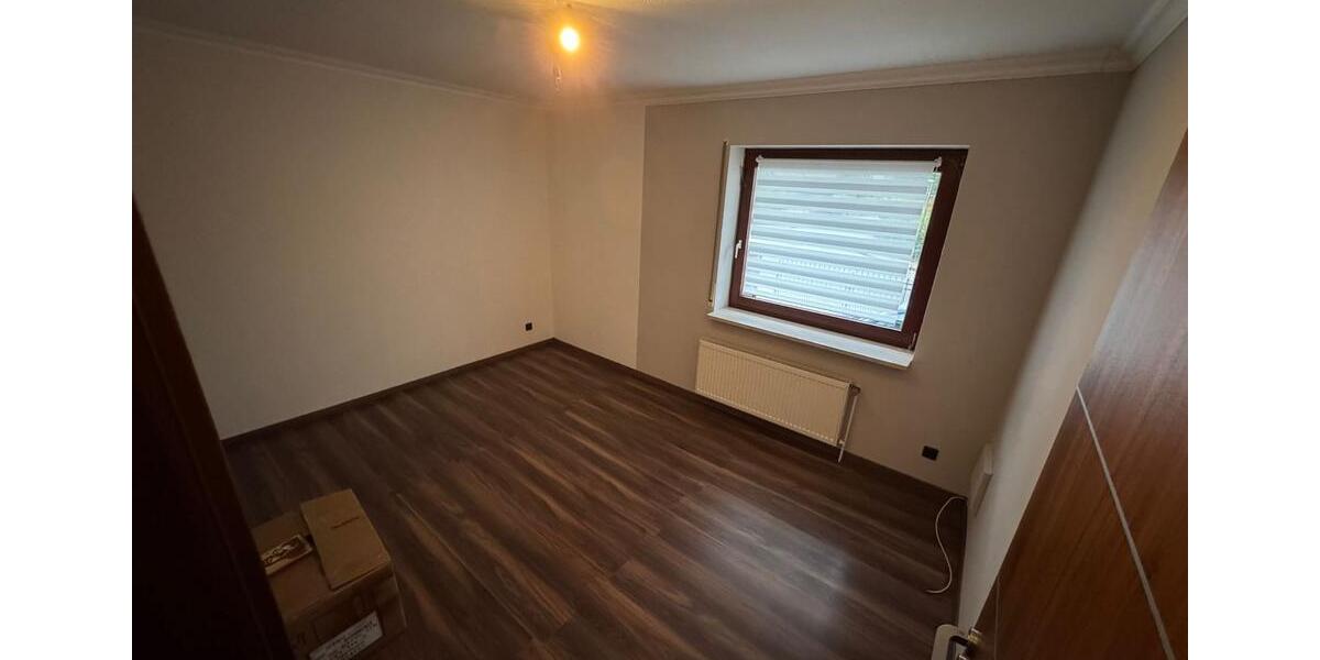Etagenwohnung Lengede - 6 Zimmer, 151 m&sup2;, 1.350&euro; | Angebot:25293036