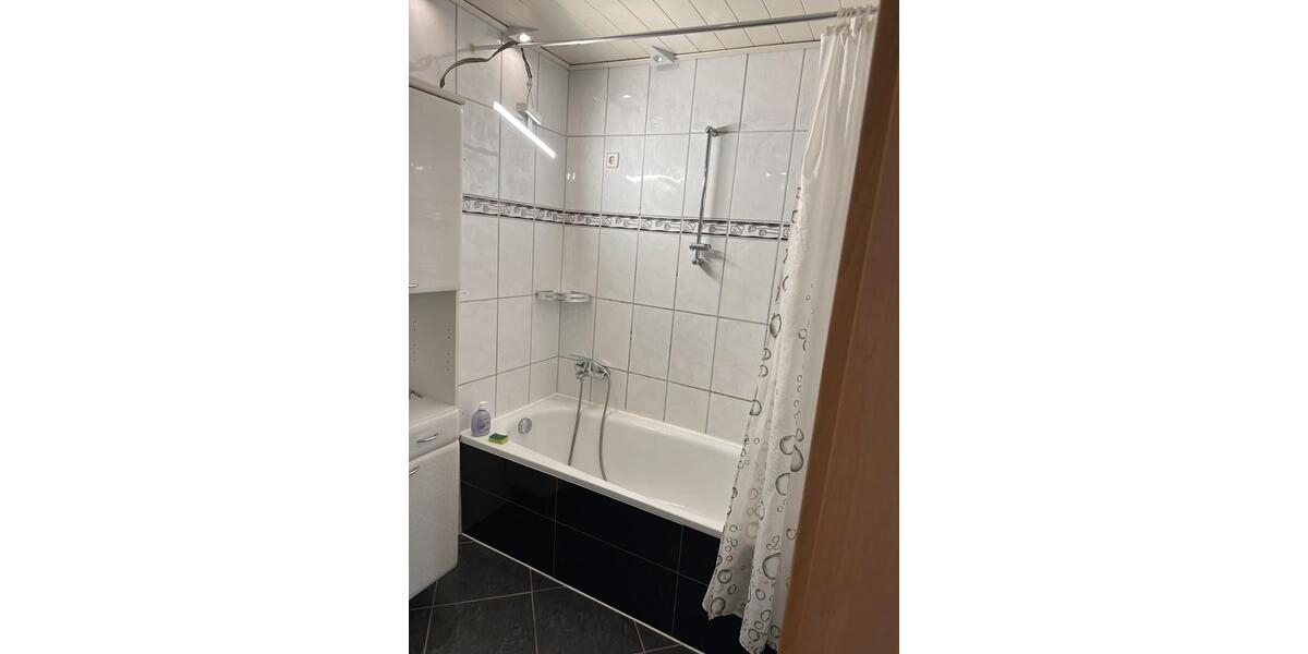 Etagenwohnung Wolfsburg Detmerode - 4 Zimmer, 100 m&sup2;, 1.300&euro; | Angebot:25966594