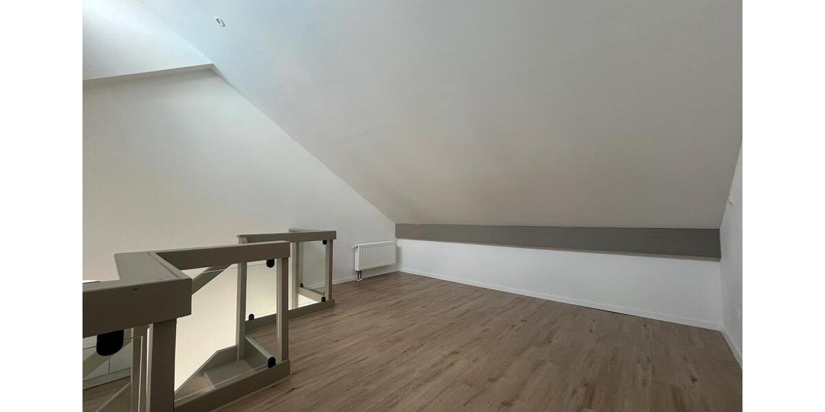 Dachgeschoßwohnung Braunschweig Wabe-Schunter-Beberbach - 3 Zimmer, 84 m&sup2;, 1.008&euro; | Angebot:25925818