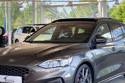 Ford Focus 31.303 km 29.840 € Salzgitter 38228