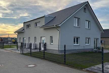 Haus zum Mieten in Leiferde 1.500 € 122 m² 5 zimmer