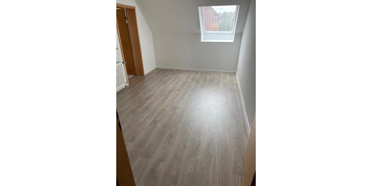 Dachgeschoßwohnung Wolfsburg Ehmen - 4 Zimmer, 116 m&sup2;, 900&euro; | Angebot:25989545
