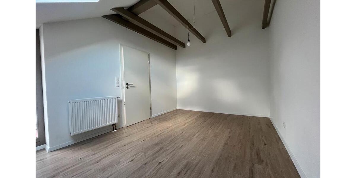 Dachgeschoßwohnung Braunschweig Wabe-Schunter-Beberbach - 3 Zimmer, 84 m&sup2;, 1.008&euro; | Angebot:25925818