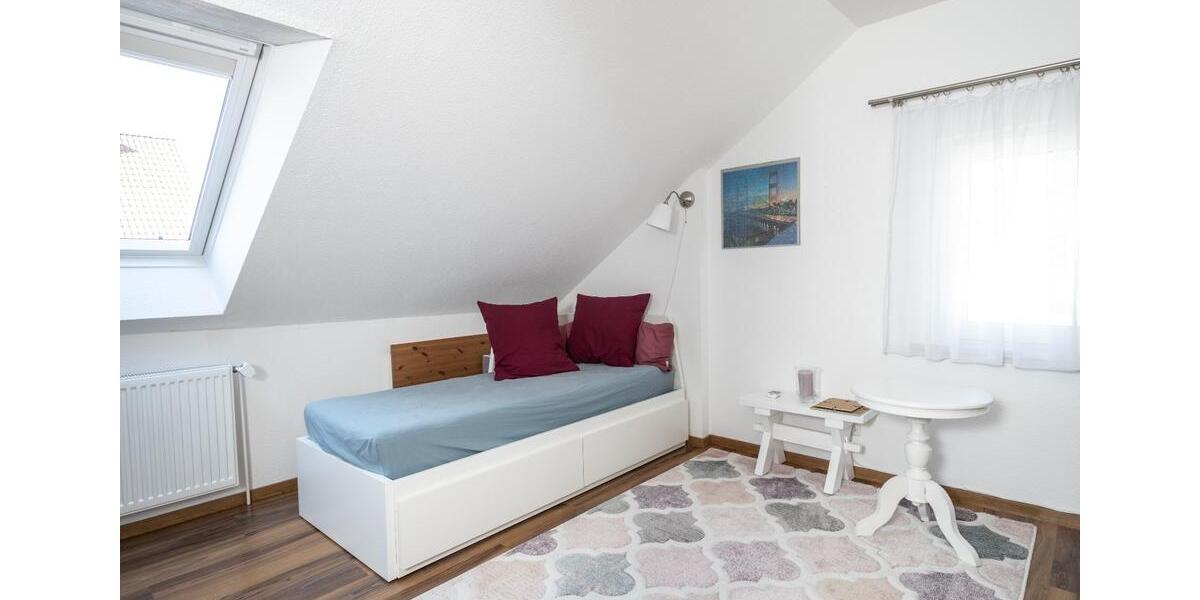Dachgeschoßwohnung Braunschweig Westliches Ringgebiet - 5 Zimmer, 120 m&sup2;, 380.000&euro; | Angebot:27192024