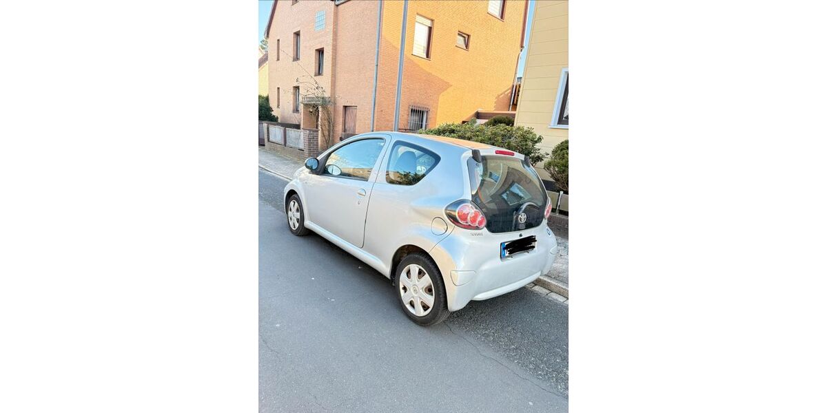 Toyota Aygo (X) 270.000 km 1.699 &euro; Peine 31228
