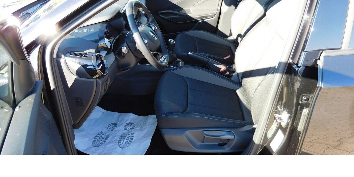 Skoda Fabia 1.0 Ambion TSI BMT 4TRG Klima Navi 14.100 km 16.390 &euro; Vordorf 38533