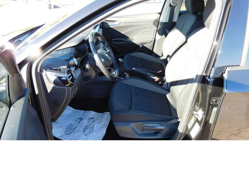 Skoda Fabia 1.0 Ambion TSI BMT 4TRG Klima Navi 14.100 km 17.390 € Vordorf 38533