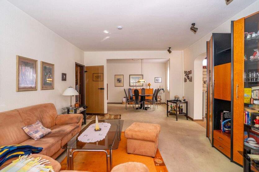 Doppelhaushälfte mit Potenzial in der beliebten Südstadt 4 zimmer