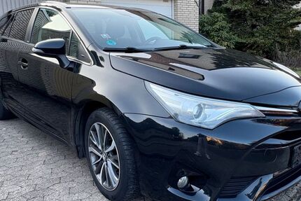 Toyota Avensis 200.450 km 7.500 &euro; Peine 31224