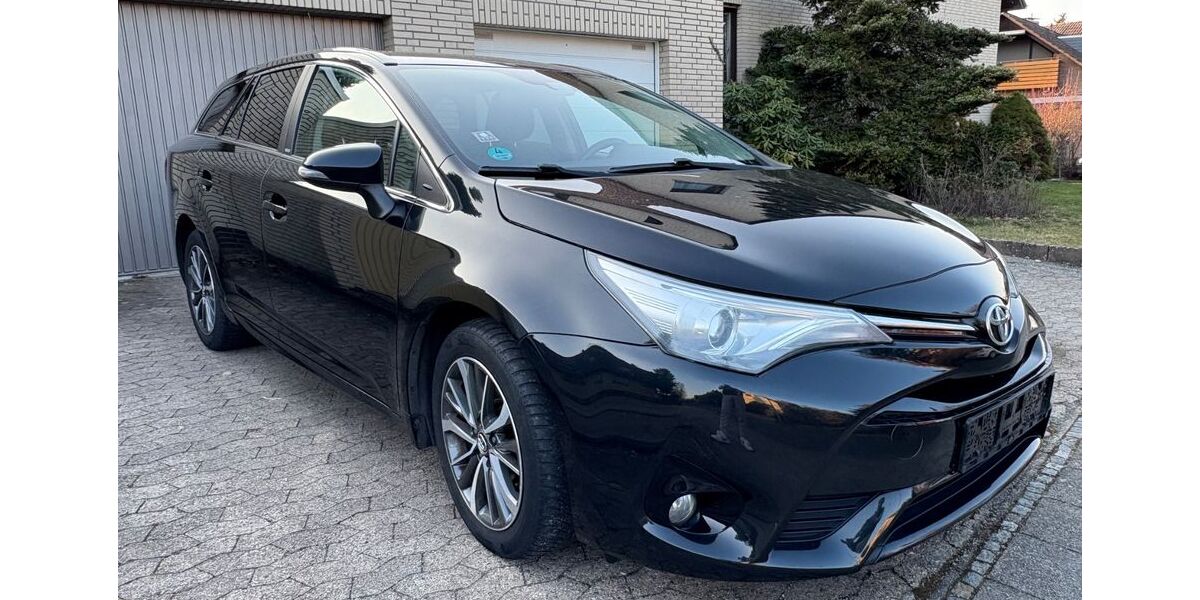 Toyota Avensis 200.450 km 7.500 &euro; Peine 31224