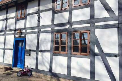 Haus Burgdorf Hohenassel - 4 Zimmer, 144 m&sup2;, 792&euro; | Angebot:25562257