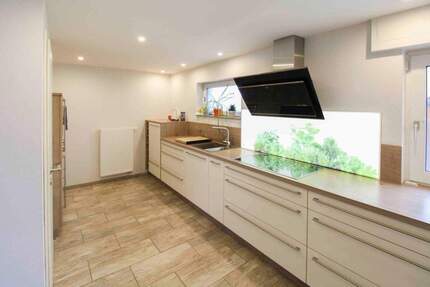 Attraktiv saniertes Einfamilienhaus mit viel Platz - Ihr neues Zuhause in IlsedeBülten 8 zimmer