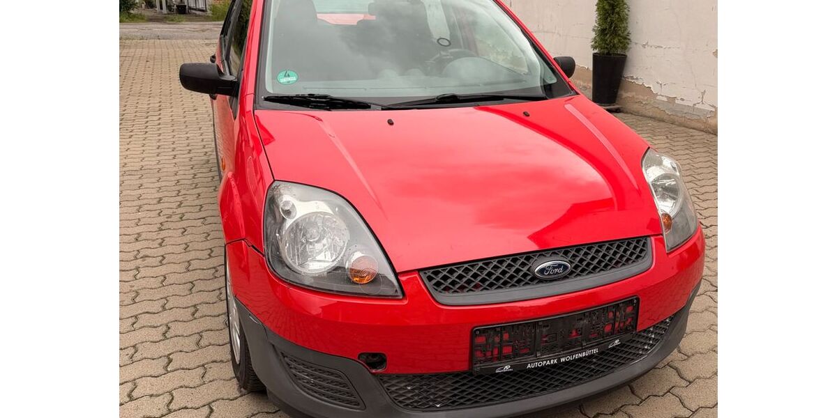 Ford Fiesta 157.000 km 3.290 &euro; Salzgitter 38229