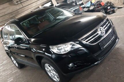VW Tiguan 155.530 km 10.090 € Braunschweig 38100