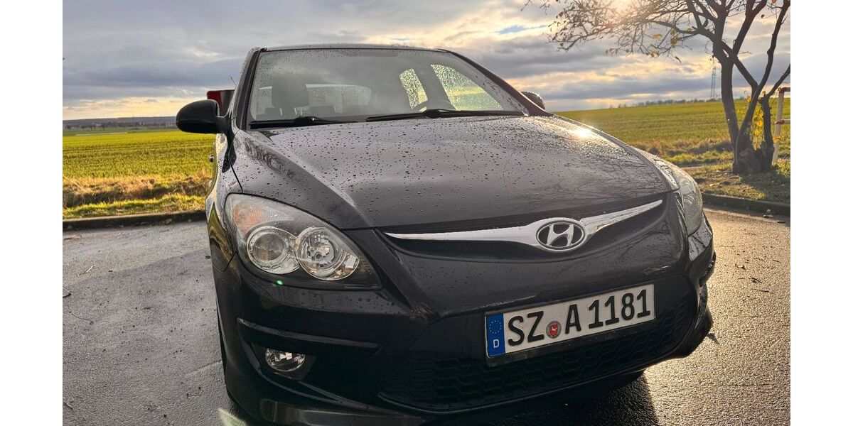Hyundai i30 148.300 km 2.350 &euro; Salzgitter 38239