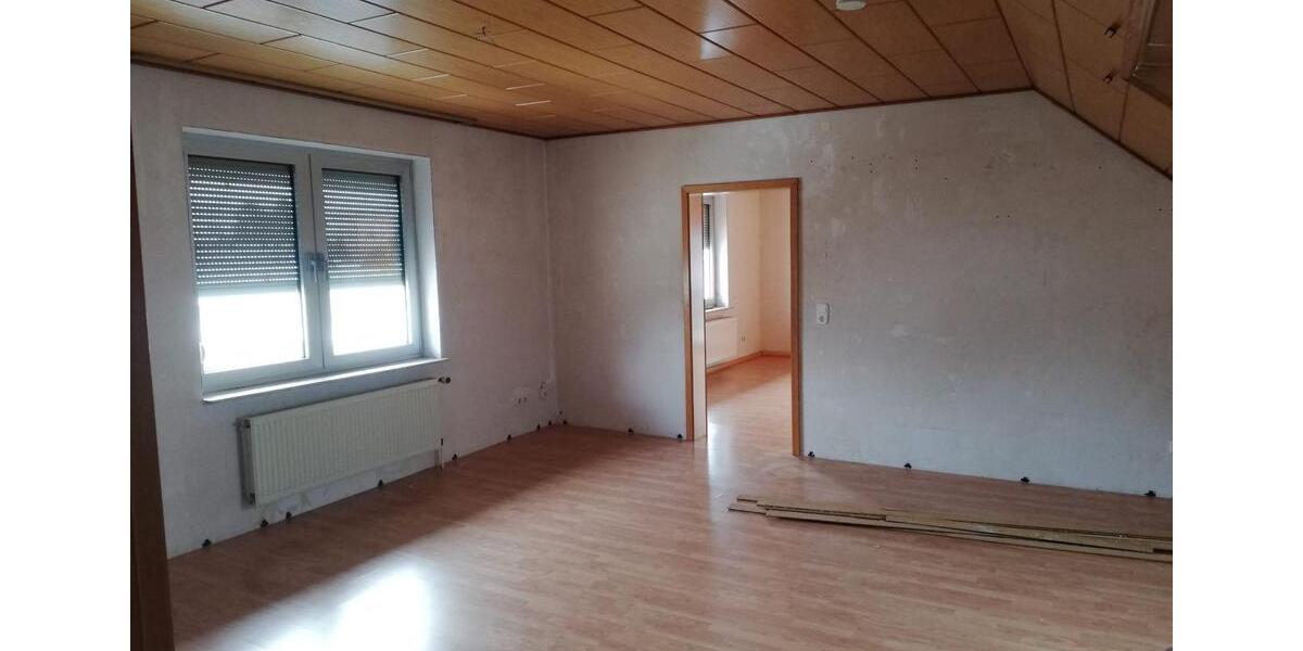 Dachgeschoßwohnung Salzgitter Ortschaft Südost - 5 Zimmer, 118 m&sup2;, 640&euro; | Angebot:24841312