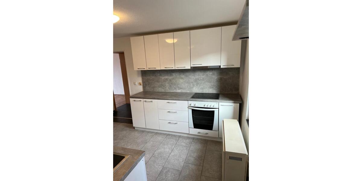 Etagenwohnung Königslutter am Elm - 4.5 Zimmer, 90 m&sup2;, 550&euro; | Angebot:25048496