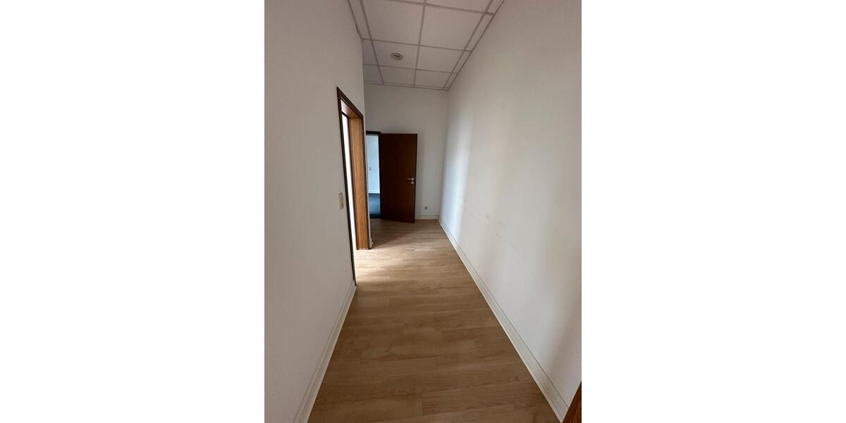 Etagenwohnung Braunschweig - 5 Zimmer, 126 m&sup2;, 1.150&euro; | Angebot:26561236