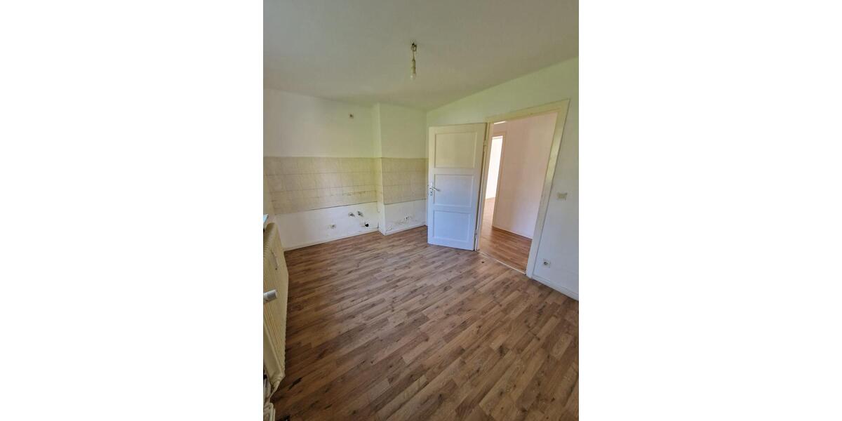 Erdgeschoßwohnung Salzgitter Ortschaft Südost - 7 Zimmer, 113 m&sup2;, 680&euro; | Angebot:26190981