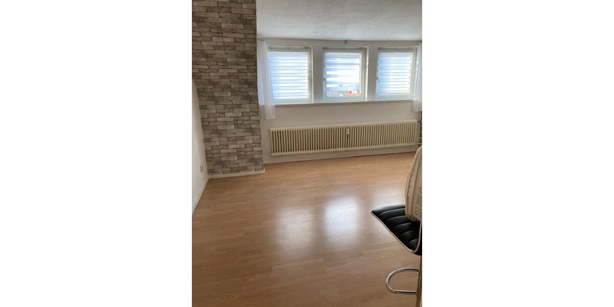 Dachgeschoßwohnung Wolfsburg - 3 Zimmer, 64 m&sup2;, 500&euro; | Angebot:25964911
