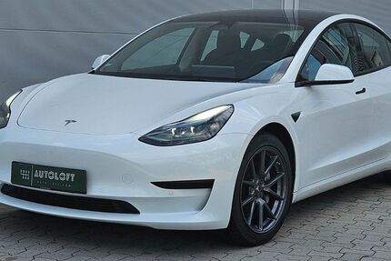 Tesla Model 3 106.589 km 24.440 &euro; Braunschweig 38112