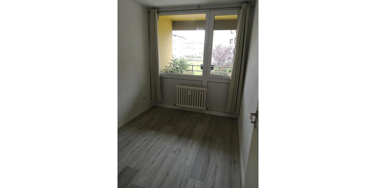 2 Zi. Wohng. m. EBKBalkonFahrstuhl gr. Stellpl.–Tiefgarage 2 zimmer