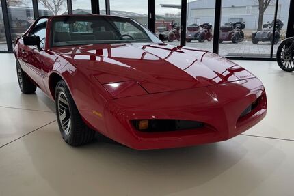 Pontiac Firebird 9.589 km 16.000 € Sassenburg 38524