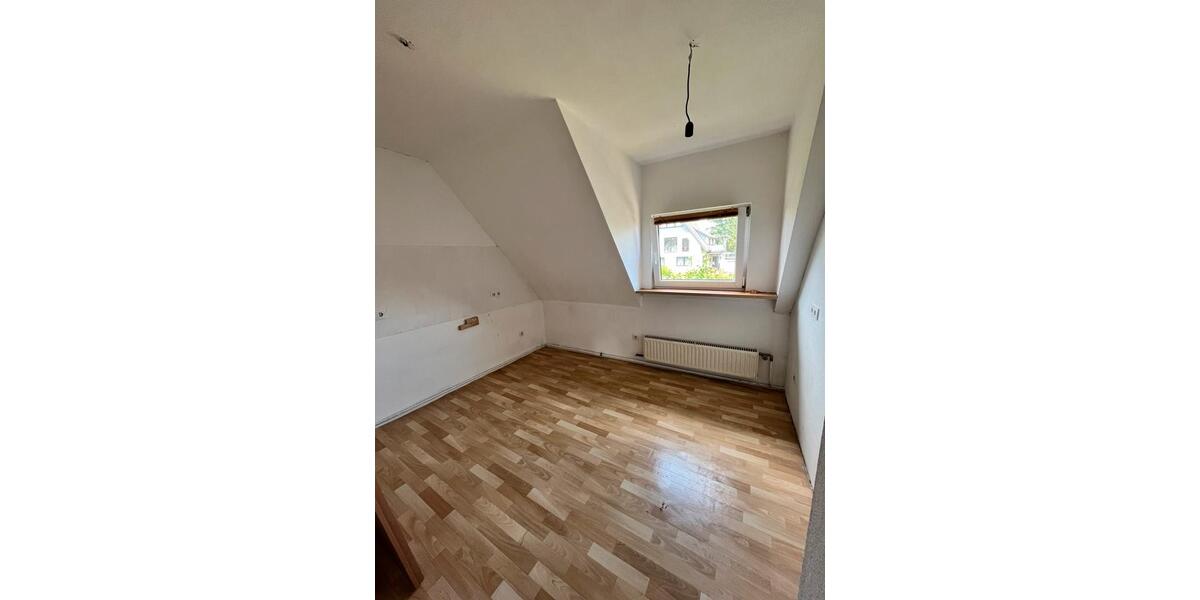Einfamilienhaus Gifhorn - 8 Zimmer, 156 m&sup2;, 240.000&euro; | Angebot:25976893