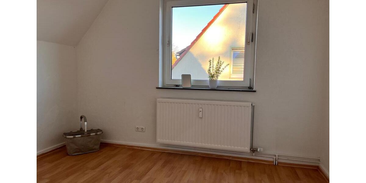 Dachgeschoßwohnung Salzgitter Ortschaft Südost - 3 Zimmer, 52 m&sup2;, 295&euro; | Angebot:22640301